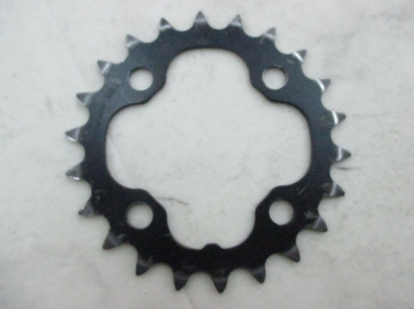 チェーリング トリプル用 22T/PCD:64mm