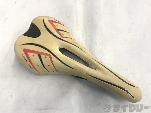 サドル スチールレール 使用感、日焼けあり