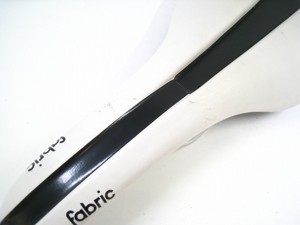 サドル LINE RACE SHALLOW チタンレール 134mm