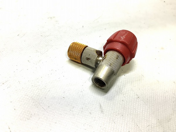 CO2ボンベ用口金