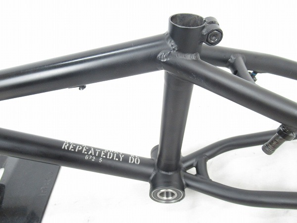 V-FRAME　Viki Gomezモデル