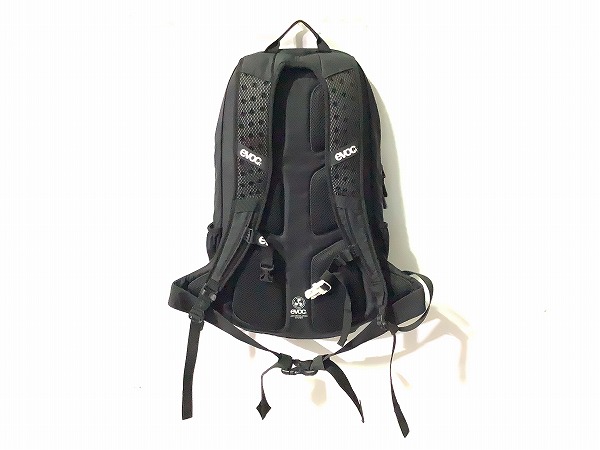 バックパック CC16L ブラック/ホワイト
