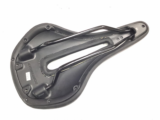 サドル VERSE 145mm スチールレール ブラック