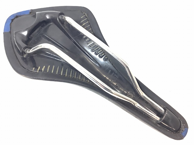 サドル　wing　flex　kiumレール