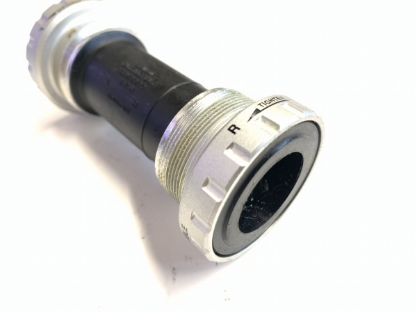 ボトムブラケット MOUNTAIN JIS 68/73mm ※スペーサー欠品