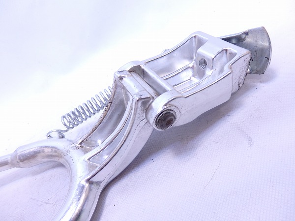 ダブルレッグセンタースタンド