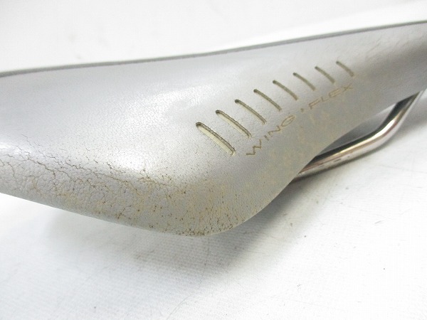 サドル ARIONE kiumレール