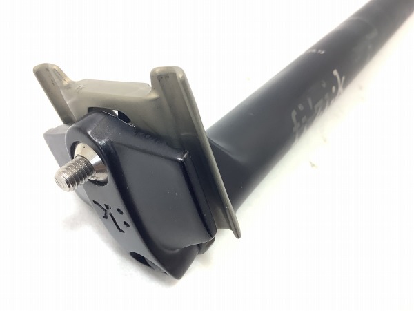 シートポスト CYRANO 27.2x330mm