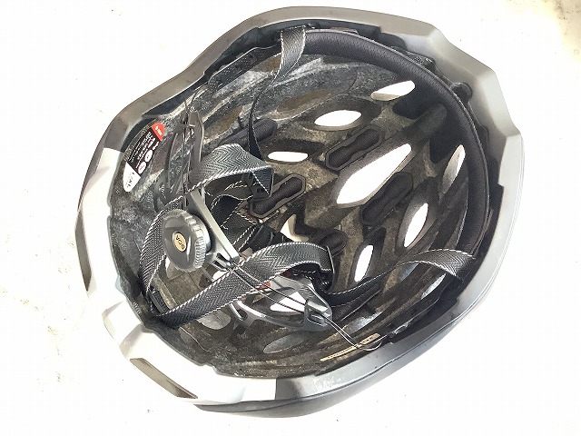 ヘルメット VOLZZA L/XL(59-61cm)