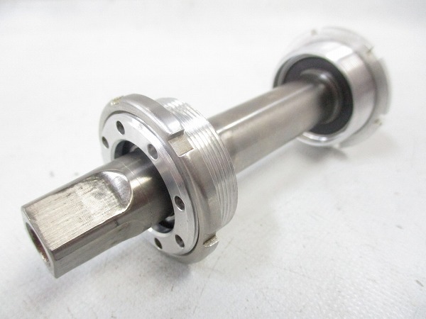 ボトムブラケット JIS 68mm 113/124mm チタンシャフトx2