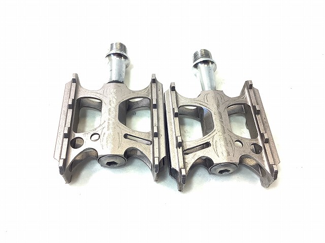 フラットペダル SureFoot Mini