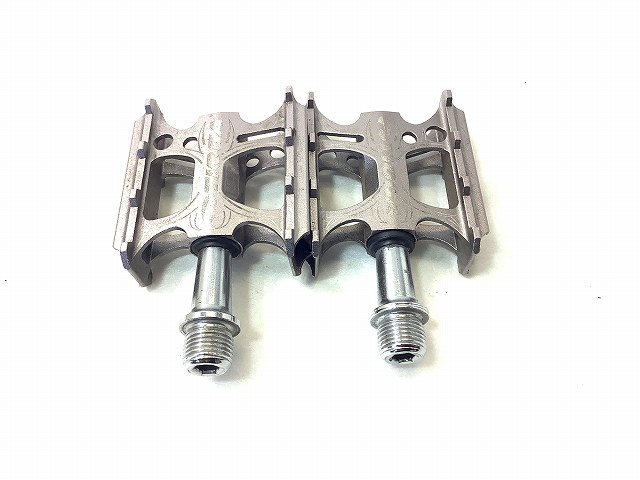 フラットペダル SureFoot Mini