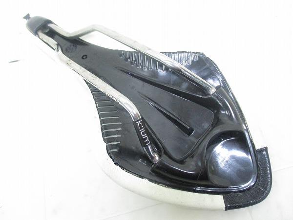 サドル ARIONE kiumレール ※欠品有