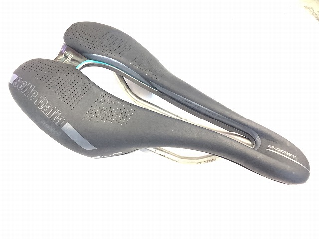 サドル SLR BOOST GRAVEL Ti316レール 穴あきタイプ