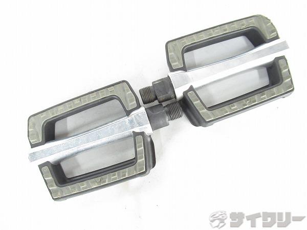 フラットペダル　樹脂製　※リフレクター一部欠品