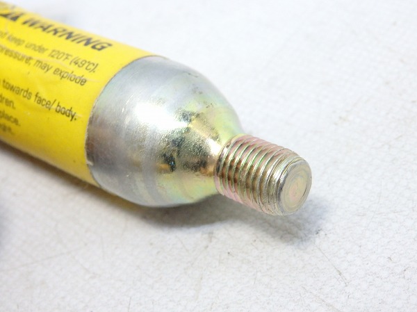 CO2ボンベ 16g ねじ切りタイプ