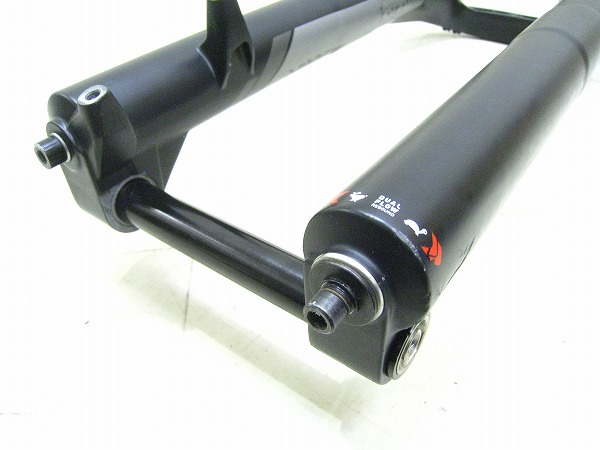 ダブルクラウンサスペンション BOXXER RC 26インチ 20mmアクスル
