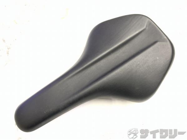 サドル GIANTロゴ スチールレール ブラック