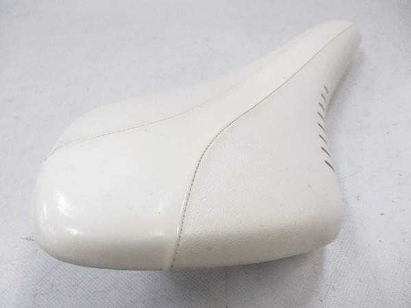 サドル ARIONE kium ※欠品有