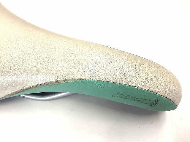 サドル ALIANTE8 HOLLOW チェレステ/ホワイト