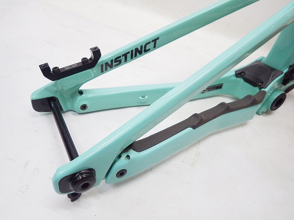 INSTINCT C50 (インスティンクト C50)