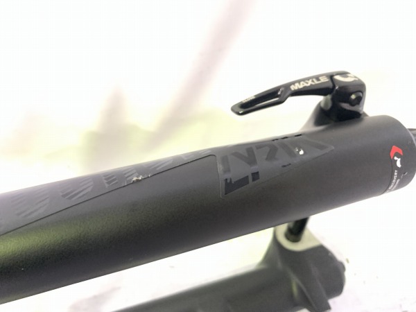 フロントサスペンション Lyrik RCT3 DebonAir 27.5インチ