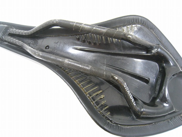 サドル ARIONE CX BRAIDEDレール