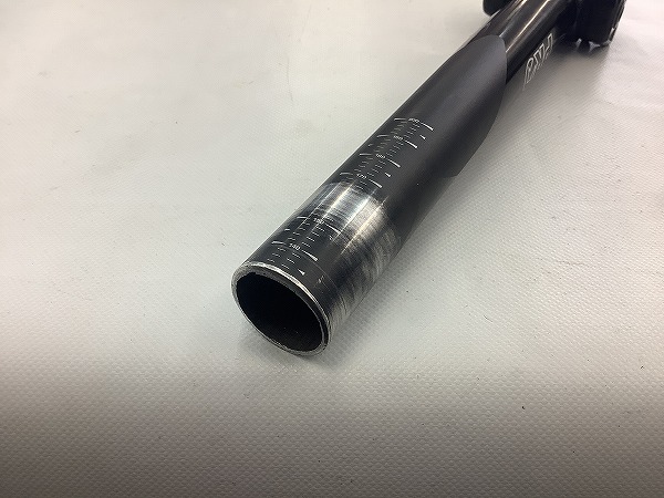 シートポスト VIBE　27.2mm　215mm
