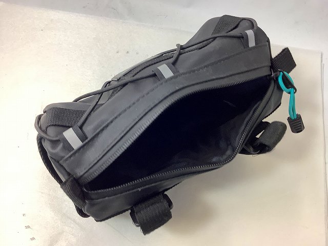 フロントバッグ