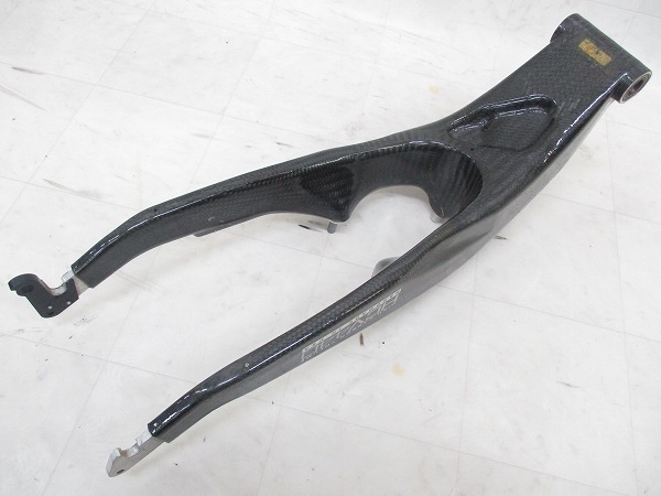 カーボンリアスイングアーム HCV 440 135mm