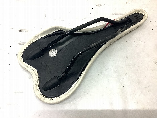サドル H1　FEC ALLOYレール　ホワイト