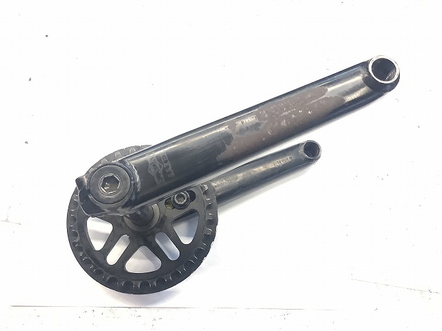 BMXクランク SAKER 28T 165mm
