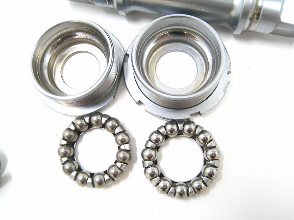 ボトムブラケット R9400 JIS 68/109mm NJS