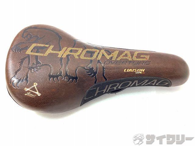 革サドル　カシマプロフェッショナル　銅鋲　黒　希少　新品未使用　保管中の小傷あり 革サドル カシマプロフェッショナル 銅鋲 黒 希少 新品未使用