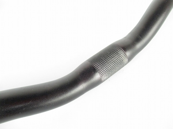 ライザーバーハンドル　ブラック　25.4mm/560mm