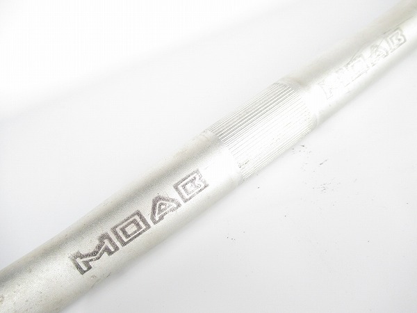フラットバーハンドル　シルバー　25.4mm/580mm