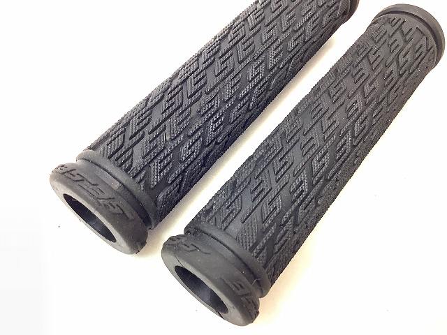 グリップ　BLK