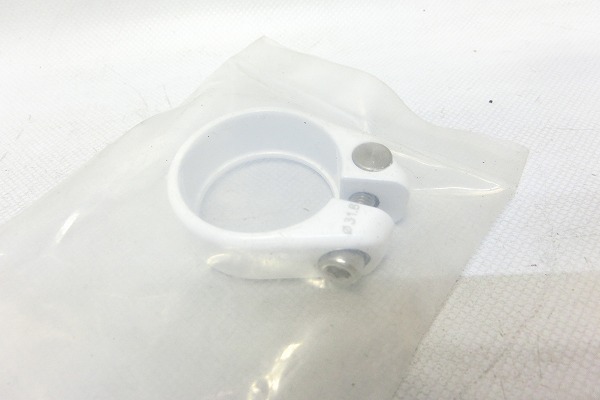 シートクランプ　φ31.8mm/ホワイト