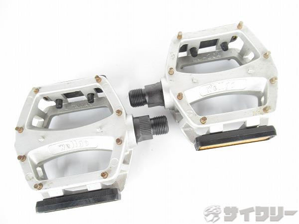 フラットペダル　シルバー