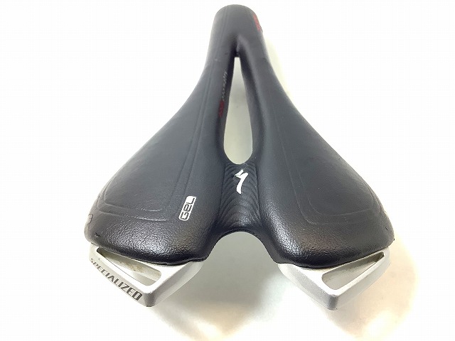 サドル TOUPE