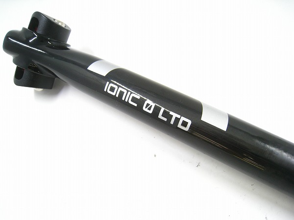 カーボンシートポスト IONIC O LTD 27.2/350mm 楕円レール用