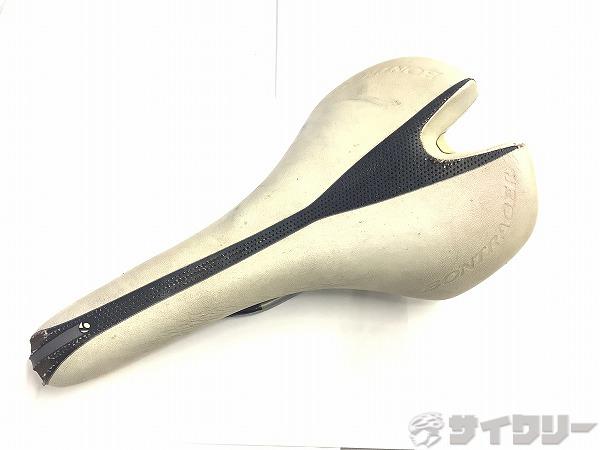 サドル ブラック/ホワイト 使用感、破れあり
