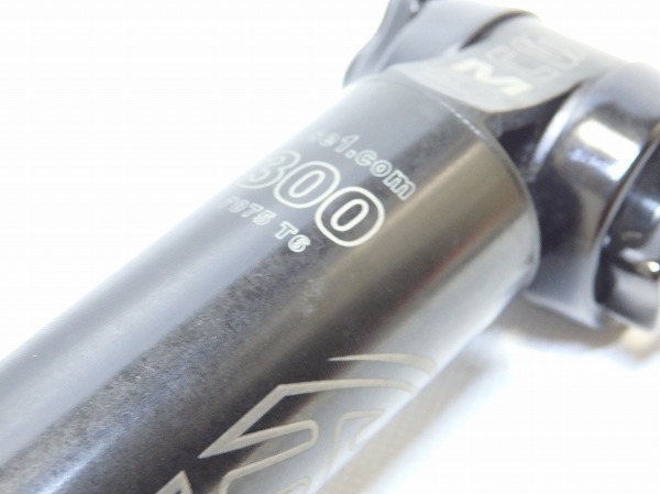 シートポスト SUMO φ31.6mm/300mm
