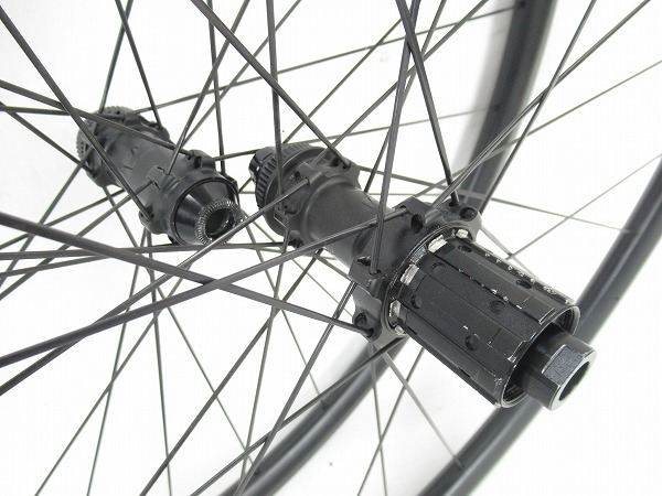 カーボンホイール前後　BLACK　EDITION　28mmハイト　シマノフリー(11s)