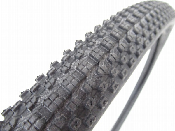 クリンチャータイヤ　SMALL　BLOCK　EIGHT　20x1 3/8(37-451)