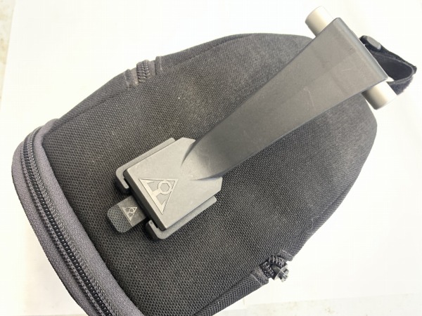 サドルバッグ エアロウェッジパック クイッククリック