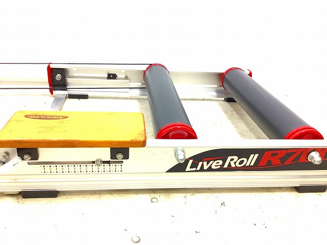 3本ローラー LIVEROLLR700