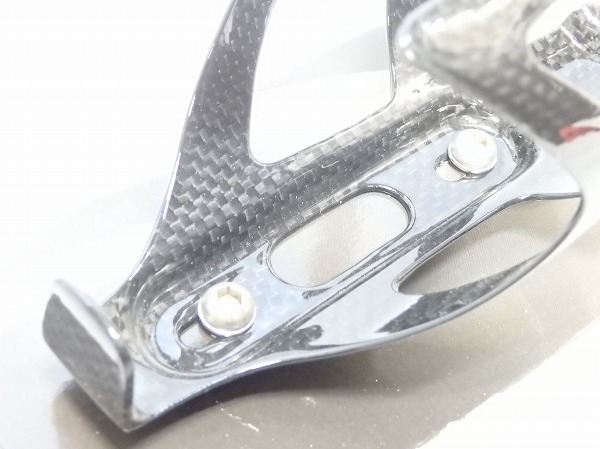 カーボンボトルケージ