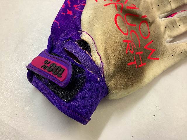 グローブ M　※破れあり