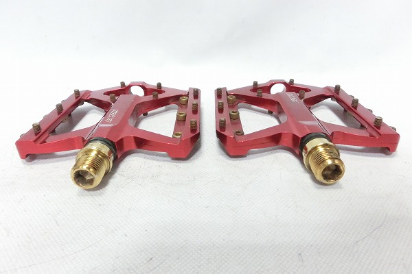 フラットペダル TARSUS レッド